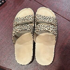 Leopard Moses slip ons
